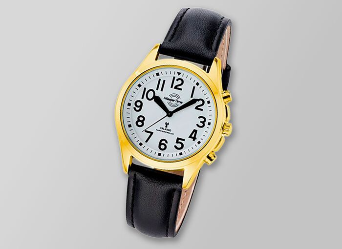 Ansicht auf die goldfarbene Uhr mit Lederband.