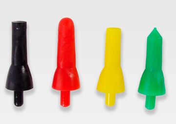 Ansicht auf die vier verschieden farbigen Spielsteine.