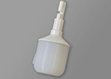 Ansicht auf eine weiße Rollspitze in zylindrischer Form zum Einhängen