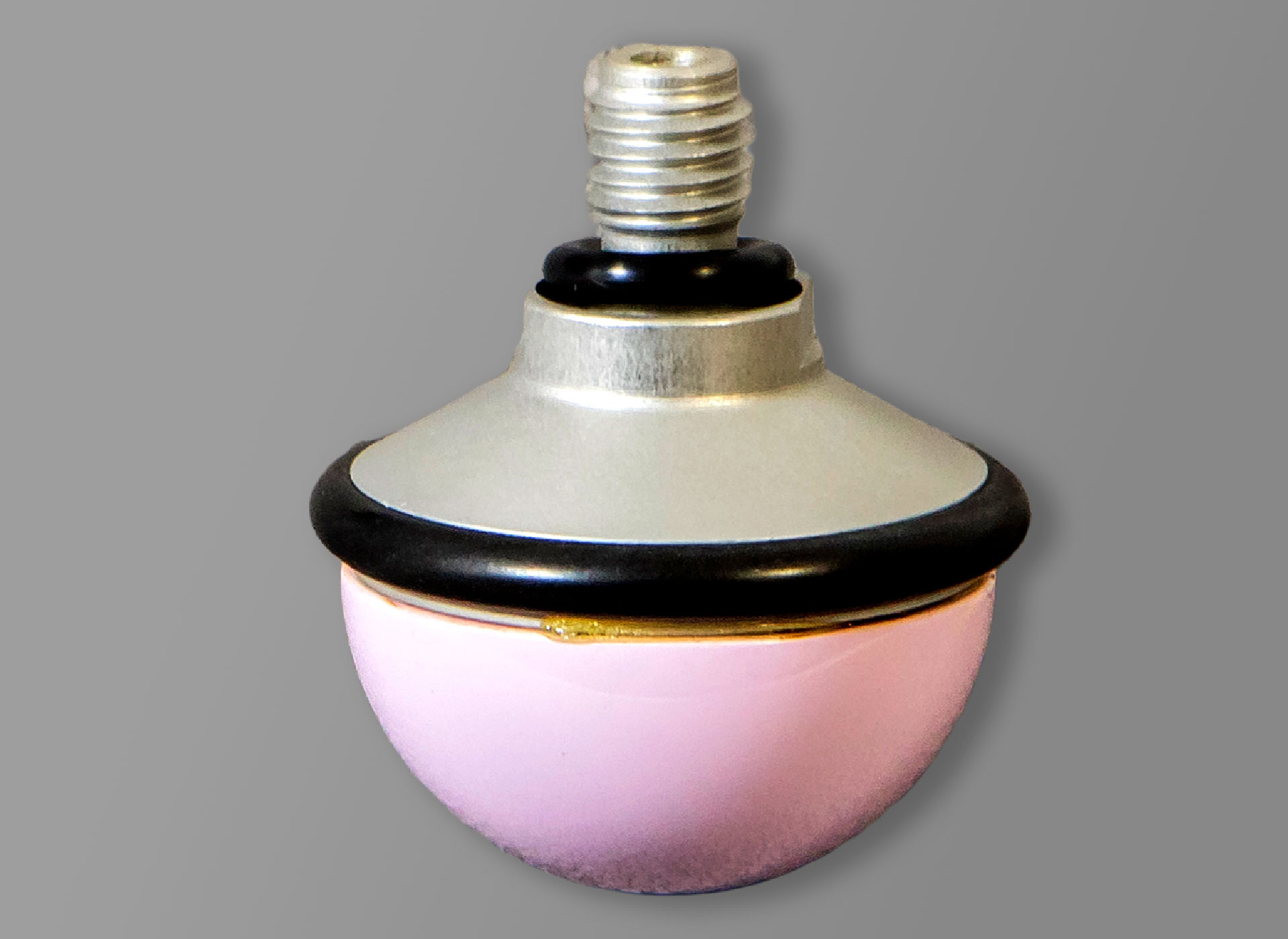 Ansicht auf eine rosafarbene Tastspitze mit Gummiring für einen Blindenlangstock